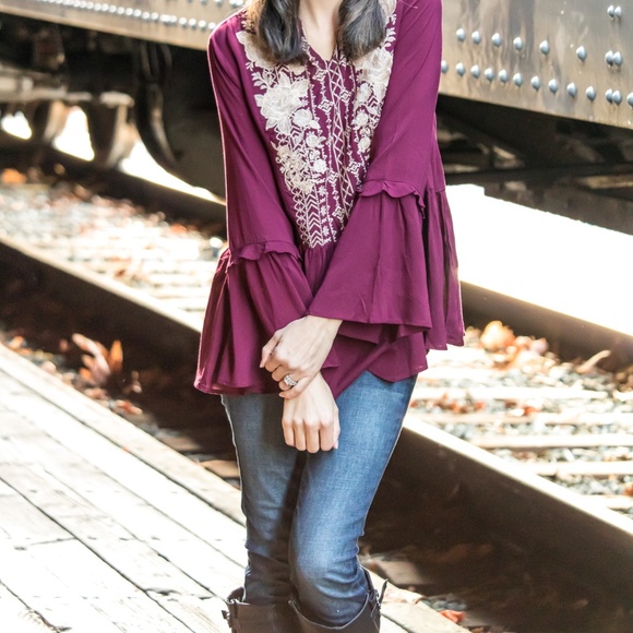 ⭐️Red Floral Embroidered Long Sleeve Peplum Top⭐️ - Picture 4 of 8